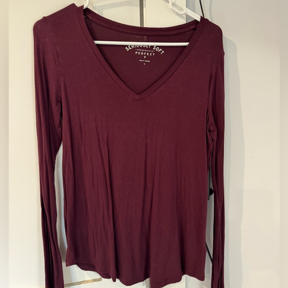 American Eagle maroon long sleeve top